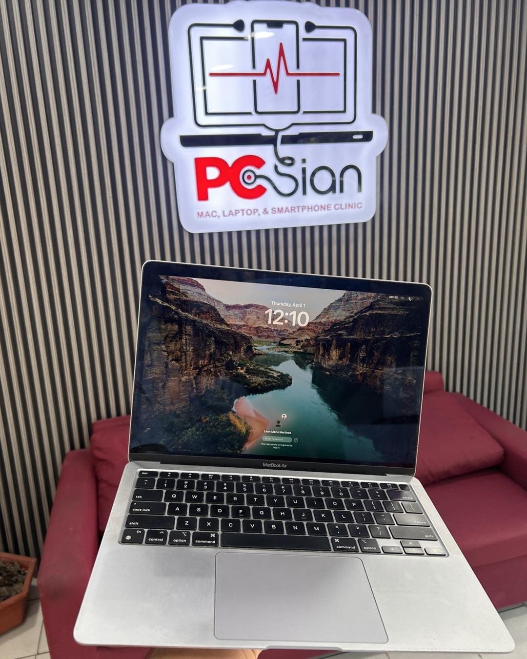 Apple MacBook Air M1 A2337 - Trackpad & Keyboard Repair