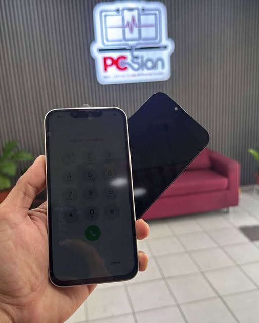 Apple iPhone 13 - LCD Replacement